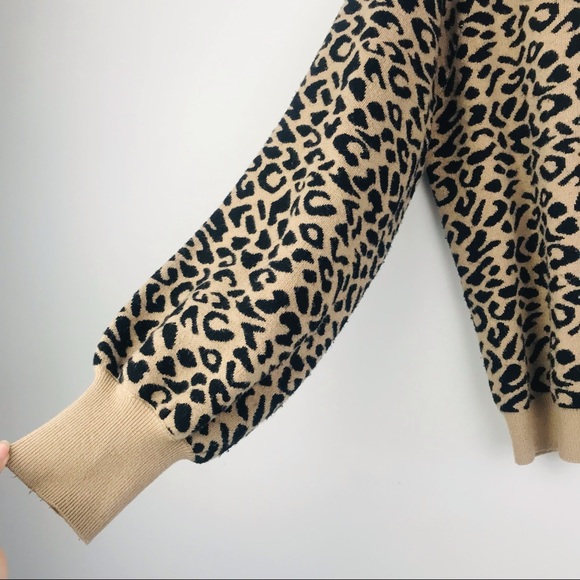 Philosophy || V-Neck Cheetah Patterned Bell Sleeve Sweater Size Large - Picture 7 of 13